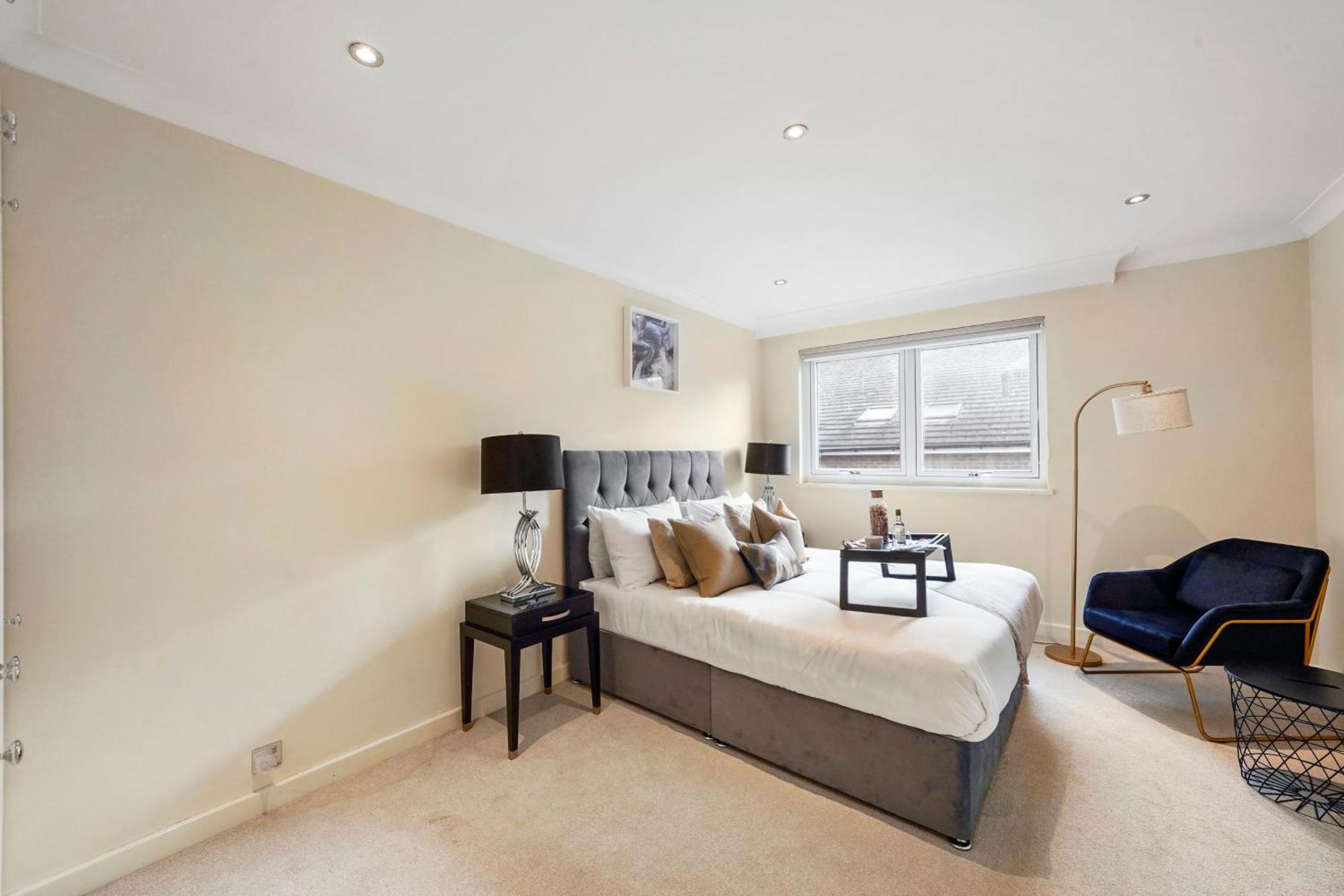 Mews House London With Private Patio & Parking Villa Bagian luar foto