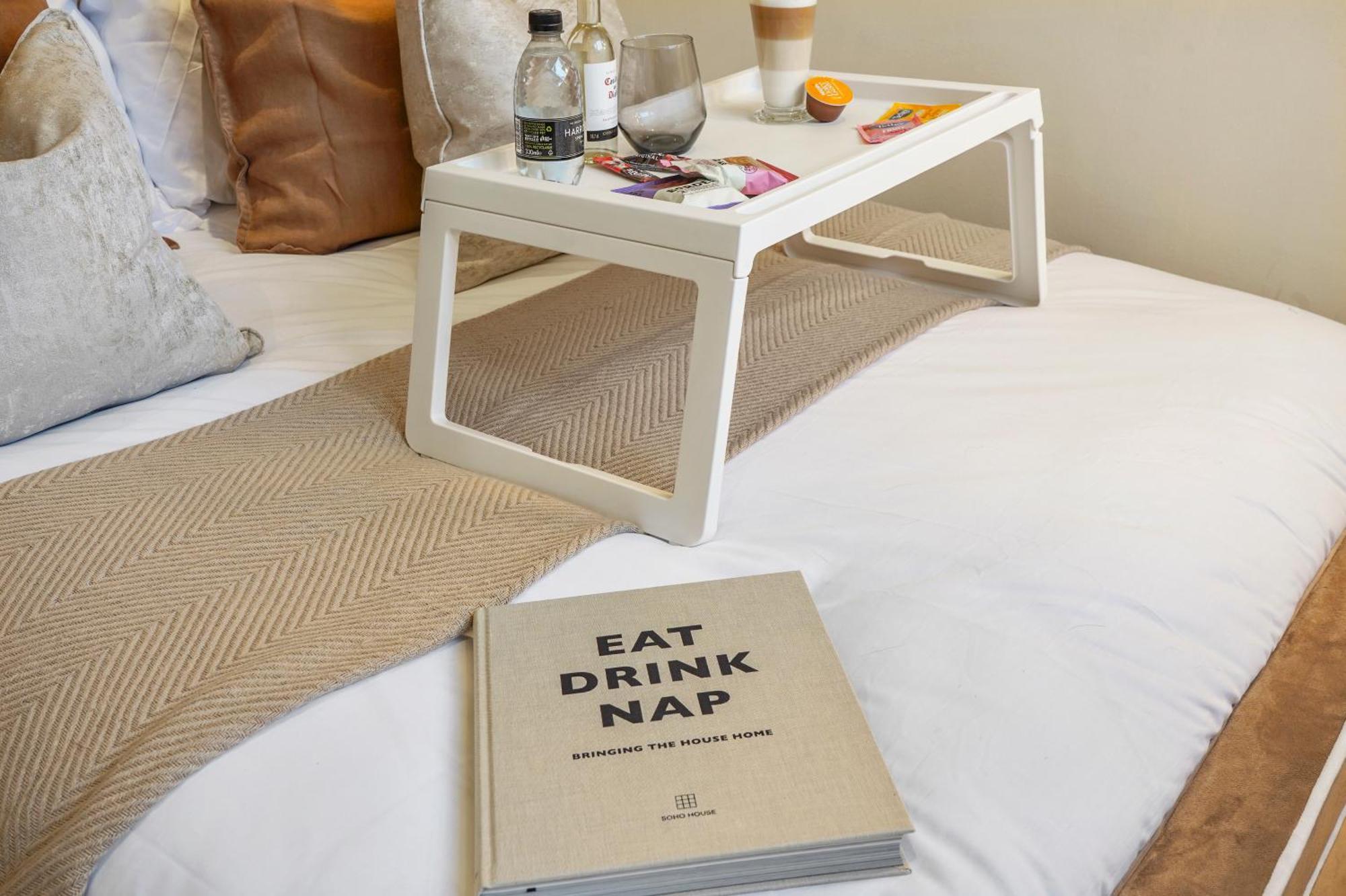 Mews House London With Private Patio & Parking Villa Bagian luar foto