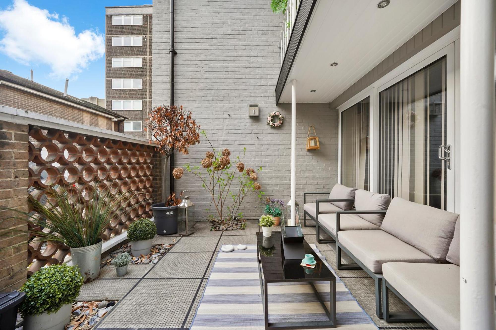 Mews House London With Private Patio & Parking Villa Bagian luar foto