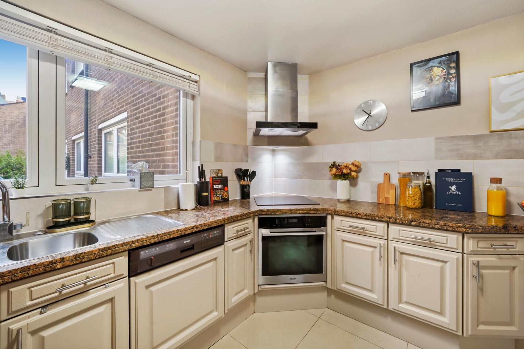 Mews House London With Private Patio & Parking Villa Bagian luar foto